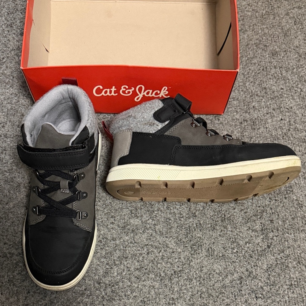Cat & Jack Boys Blue and Gray ankle Sneakers